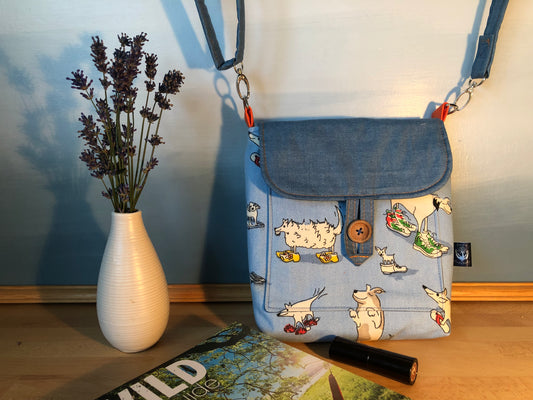 dogs in shoes, cross body bag with adjustable strap and internal pockets