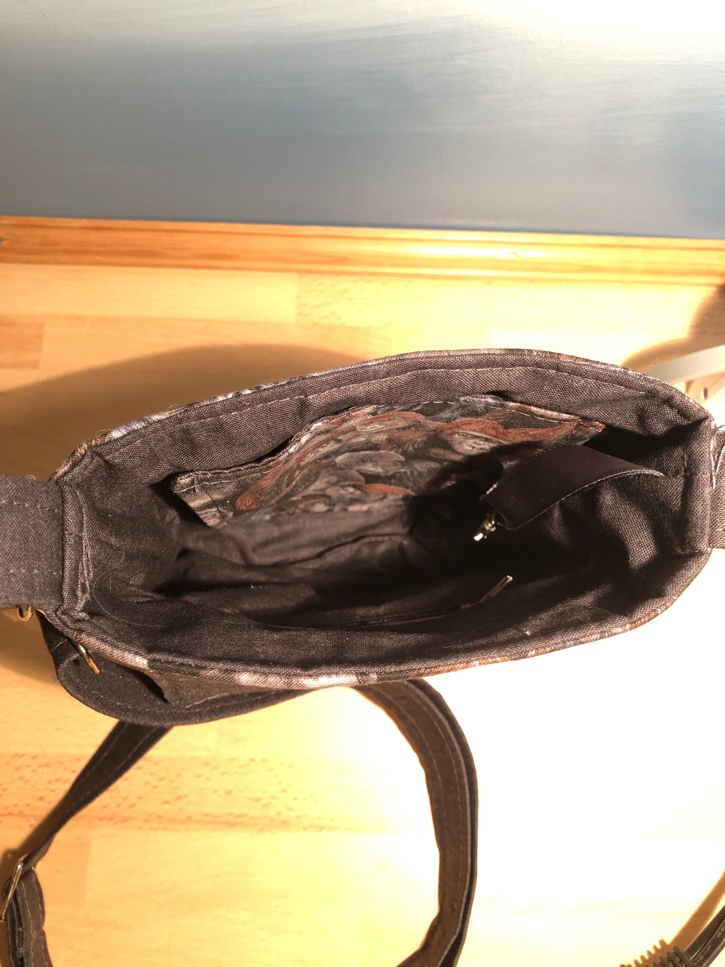 small gorilla crossbody bag with detachable strap